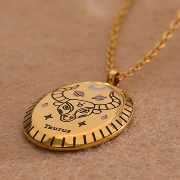 TAURUS--NEW 18K Gold Plated PISCES Sign Zodiac Oval Pendant Necklace - Picture 1 of 5